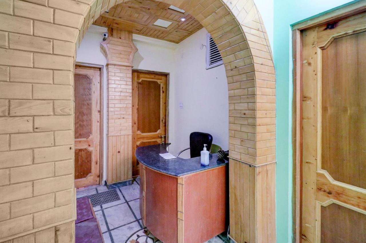 Oyo Hotel C Shimla Zewnętrze zdjęcie